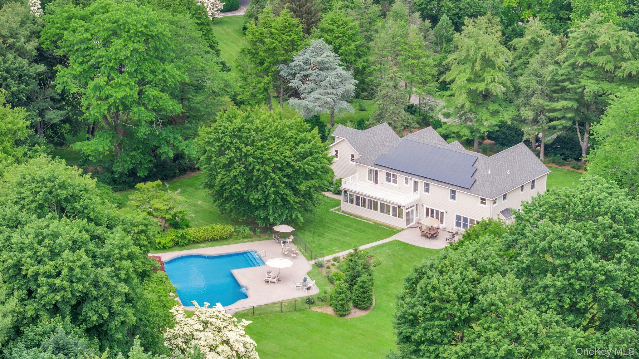 13 Locust Lane, Upper Brookville, NY 11545