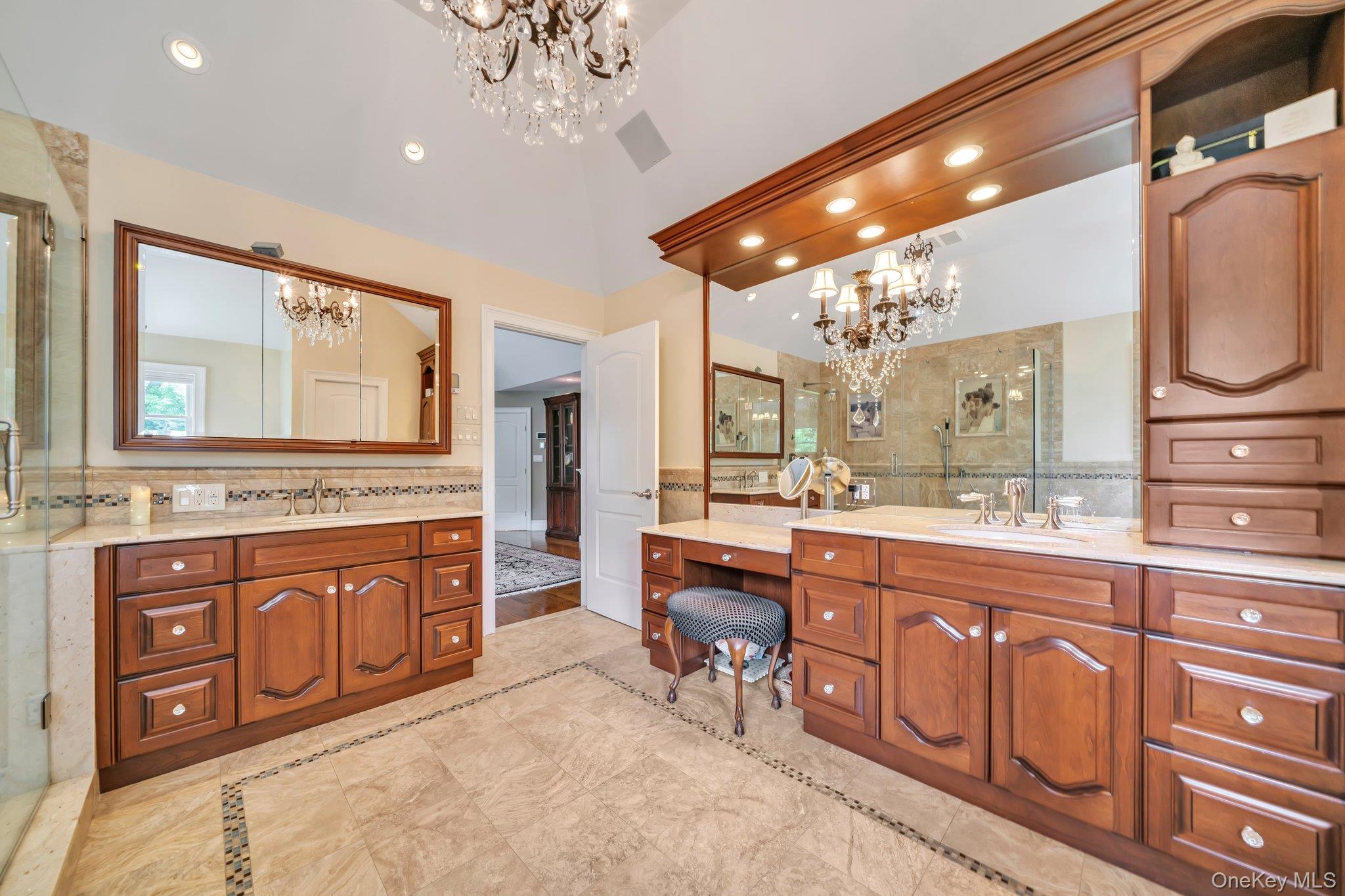 13 Locust Lane, Upper Brookville, NY 11545