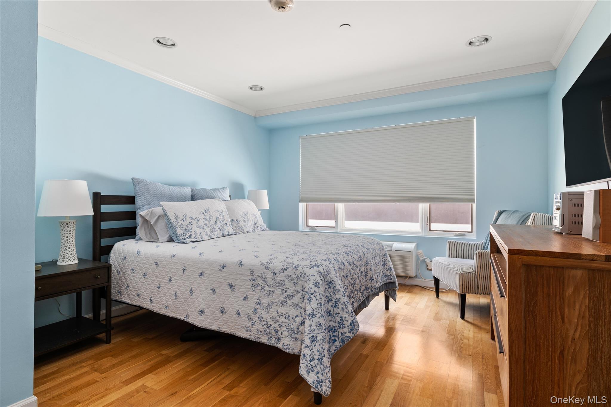 260 W Broadway # 2G, Long Beach, NY 11561