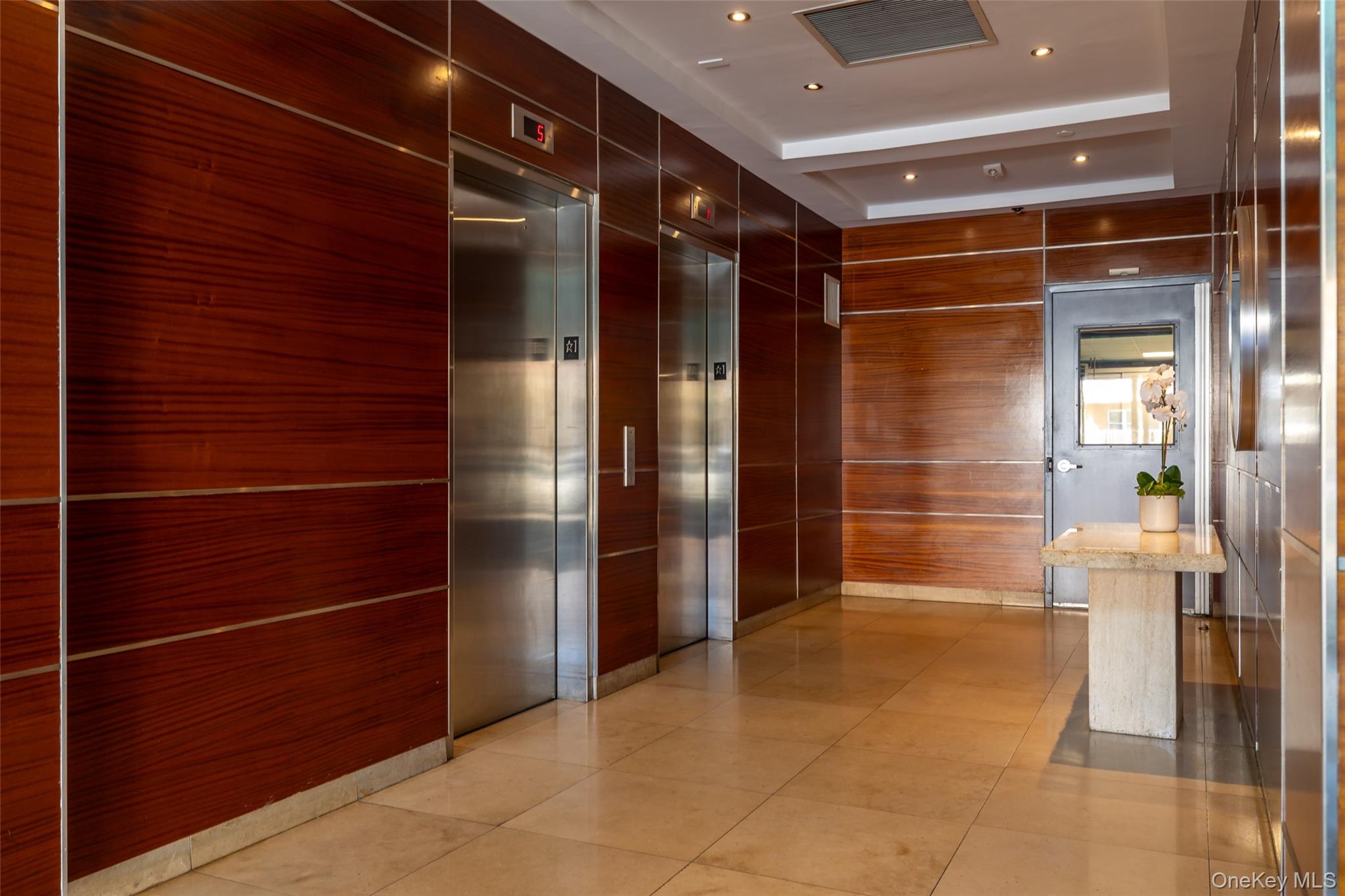 260 W Broadway # 2G, Long Beach, NY 11561