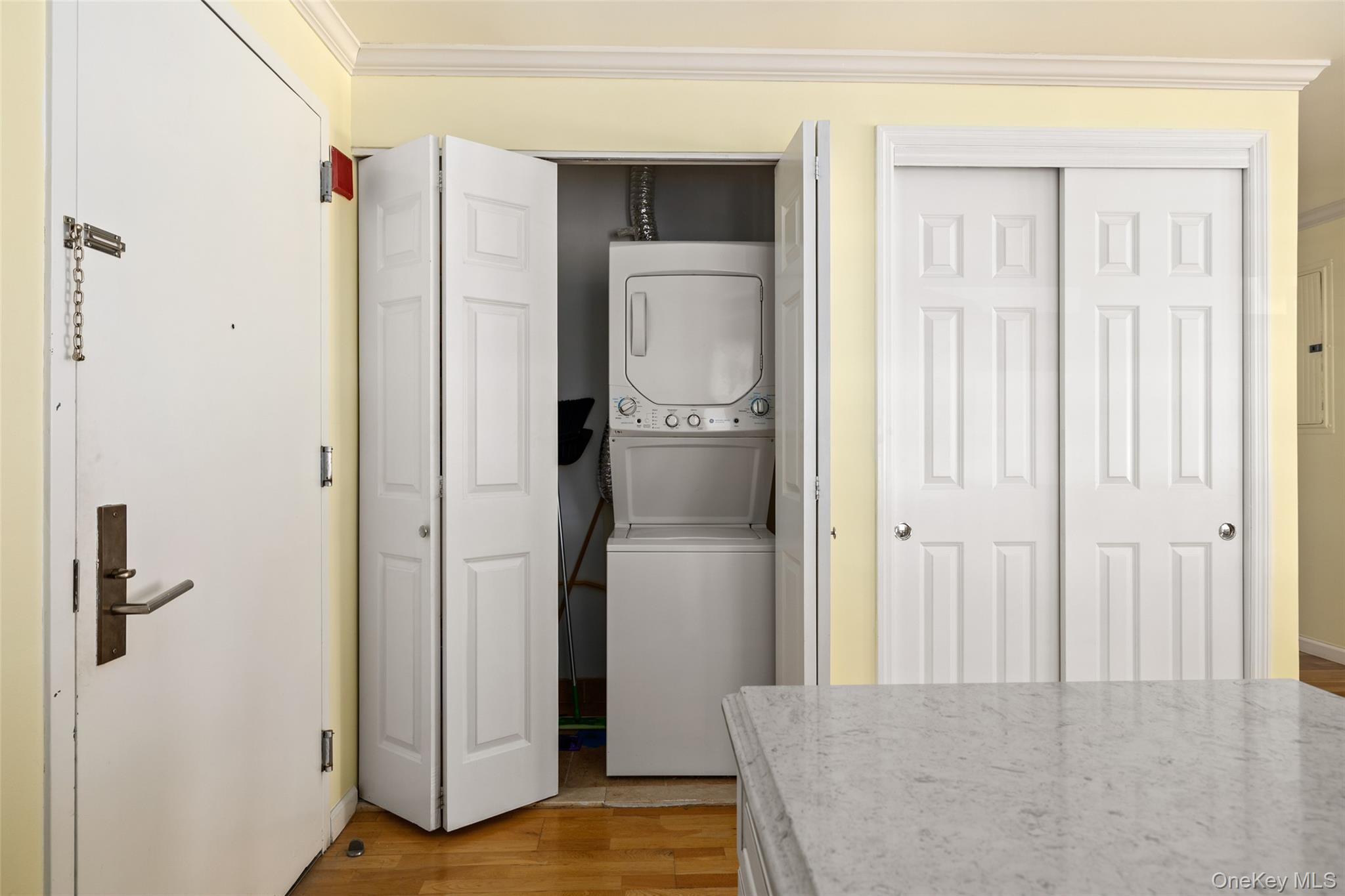 260 W Broadway # 2G, Long Beach, NY 11561