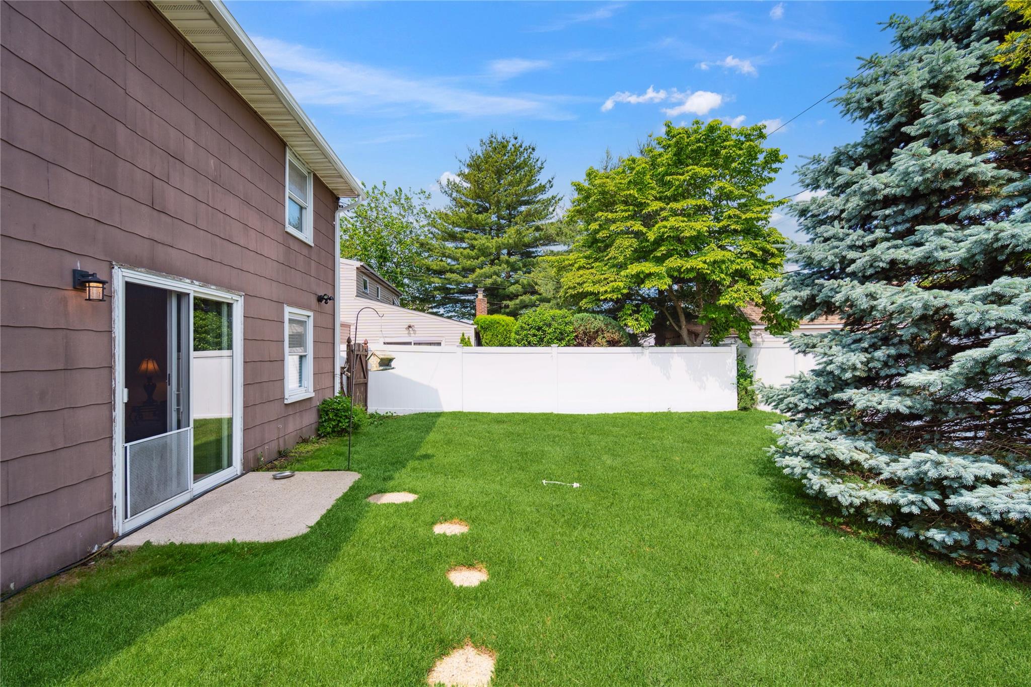 7 Anchor Lane, Levittown, NY 11756