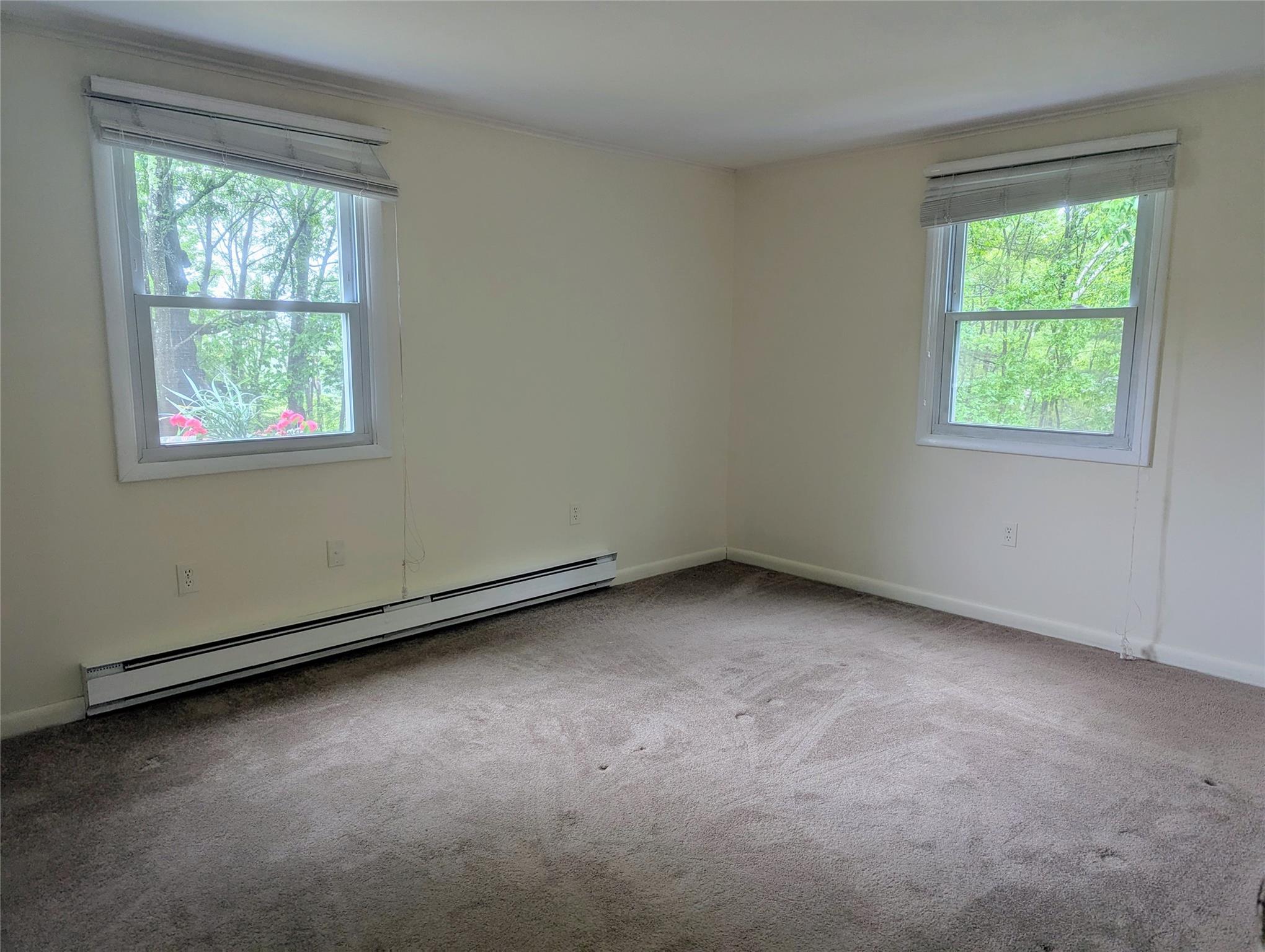 34 Hide Away Lane, Bloomingburg, NY 12721