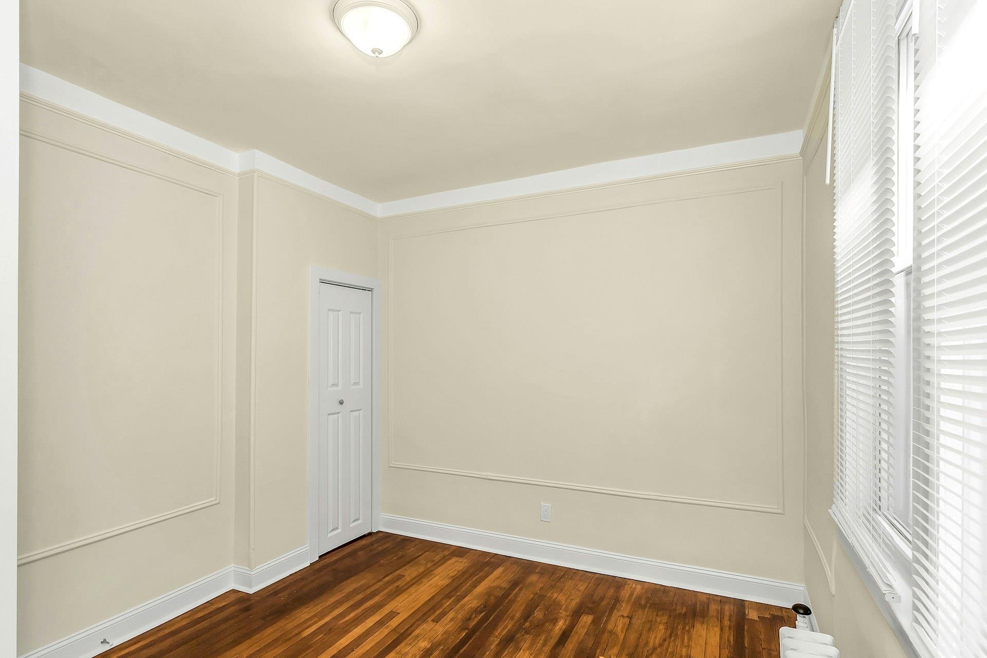 25-34 42nd Street, Astoria, NY 11103