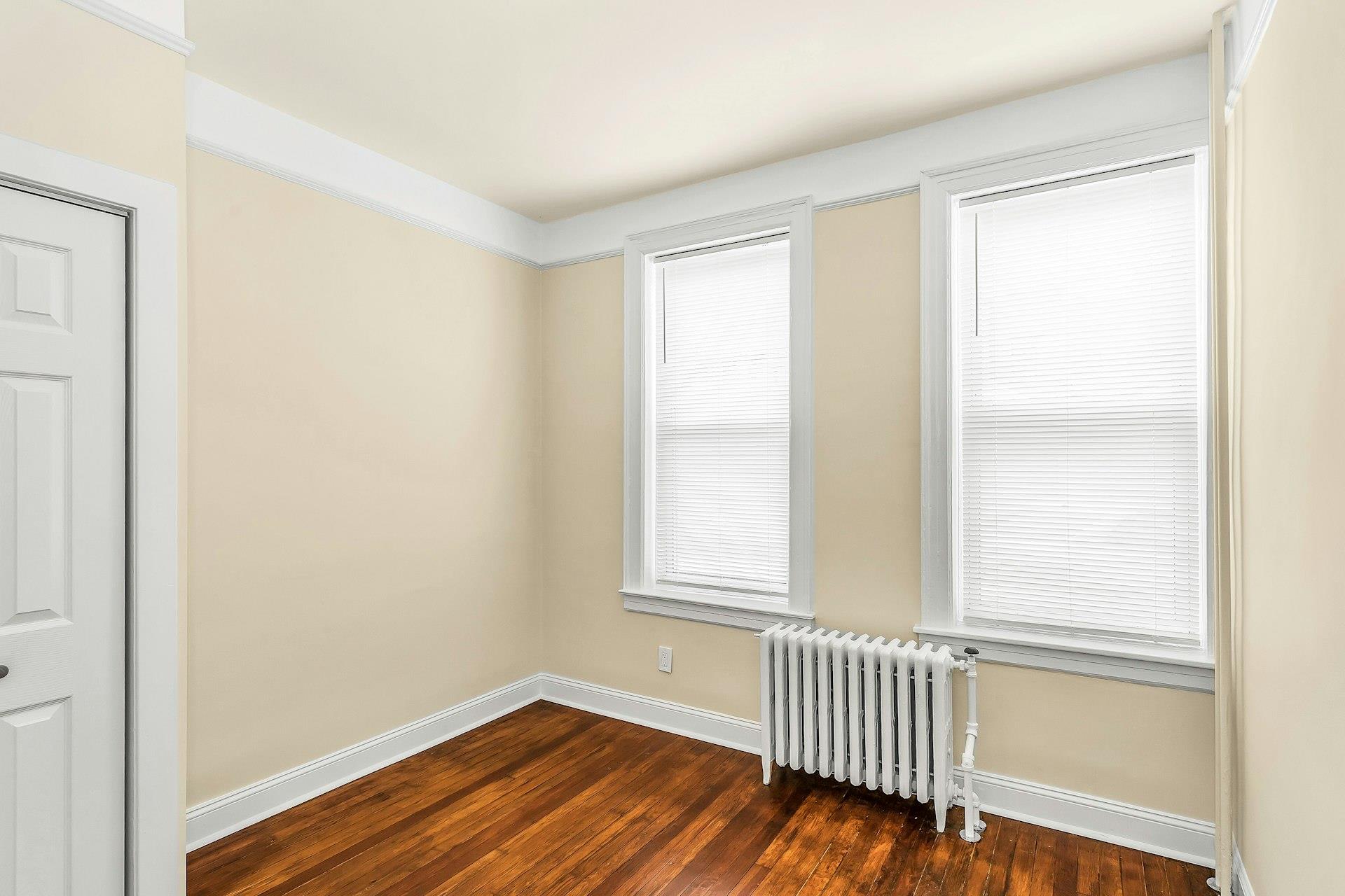 25-34 42nd Street, Astoria, NY 11103