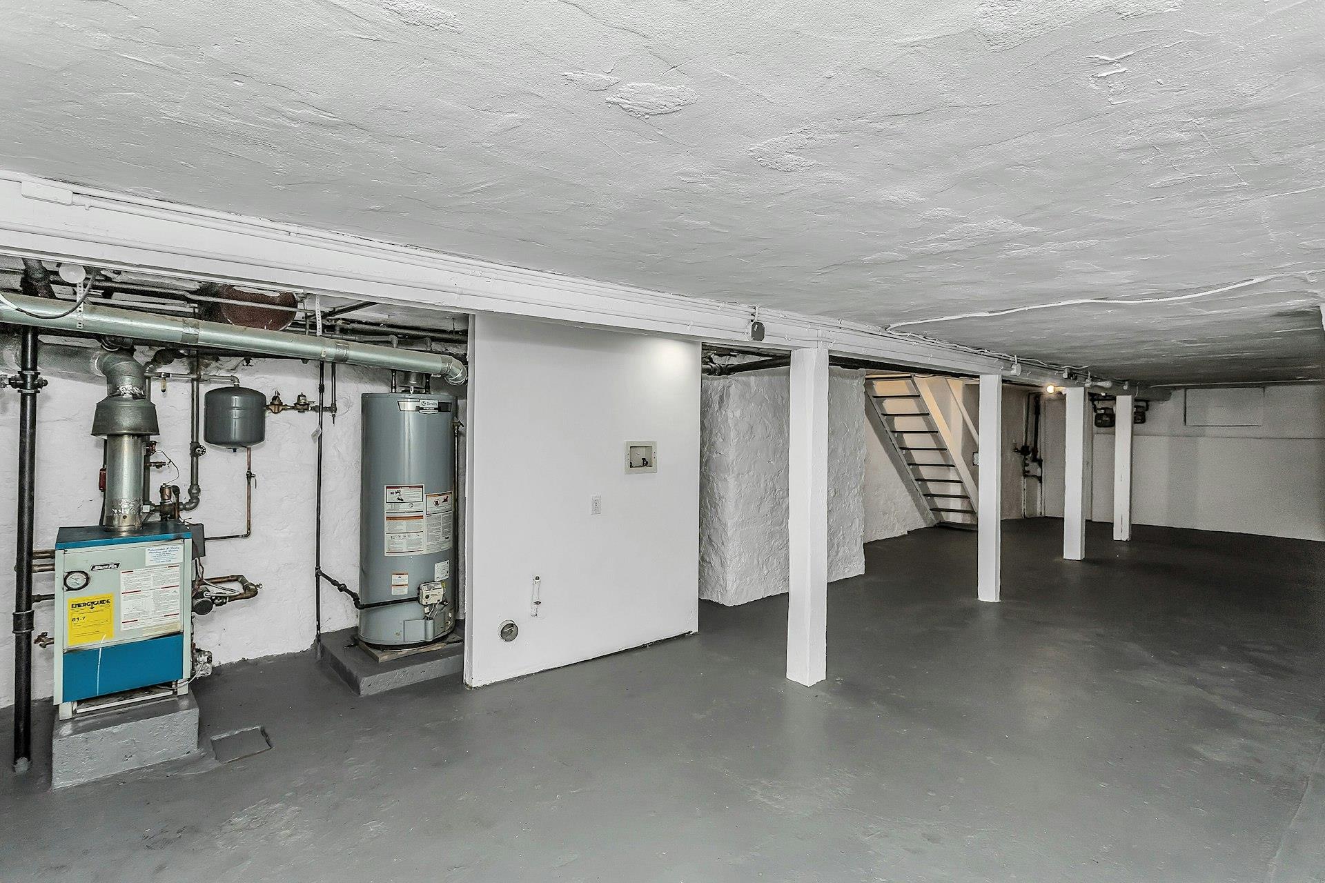 25-34 42nd Street, Astoria, NY 11103