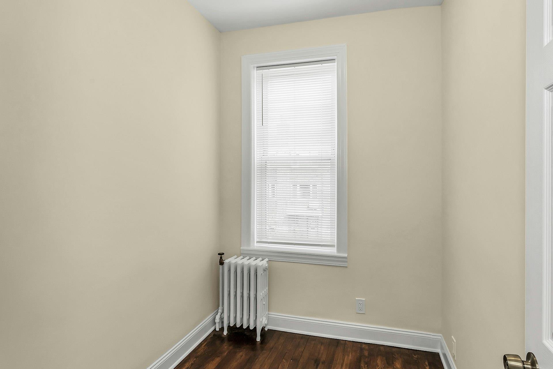 25-34 42nd Street, Astoria, NY 11103