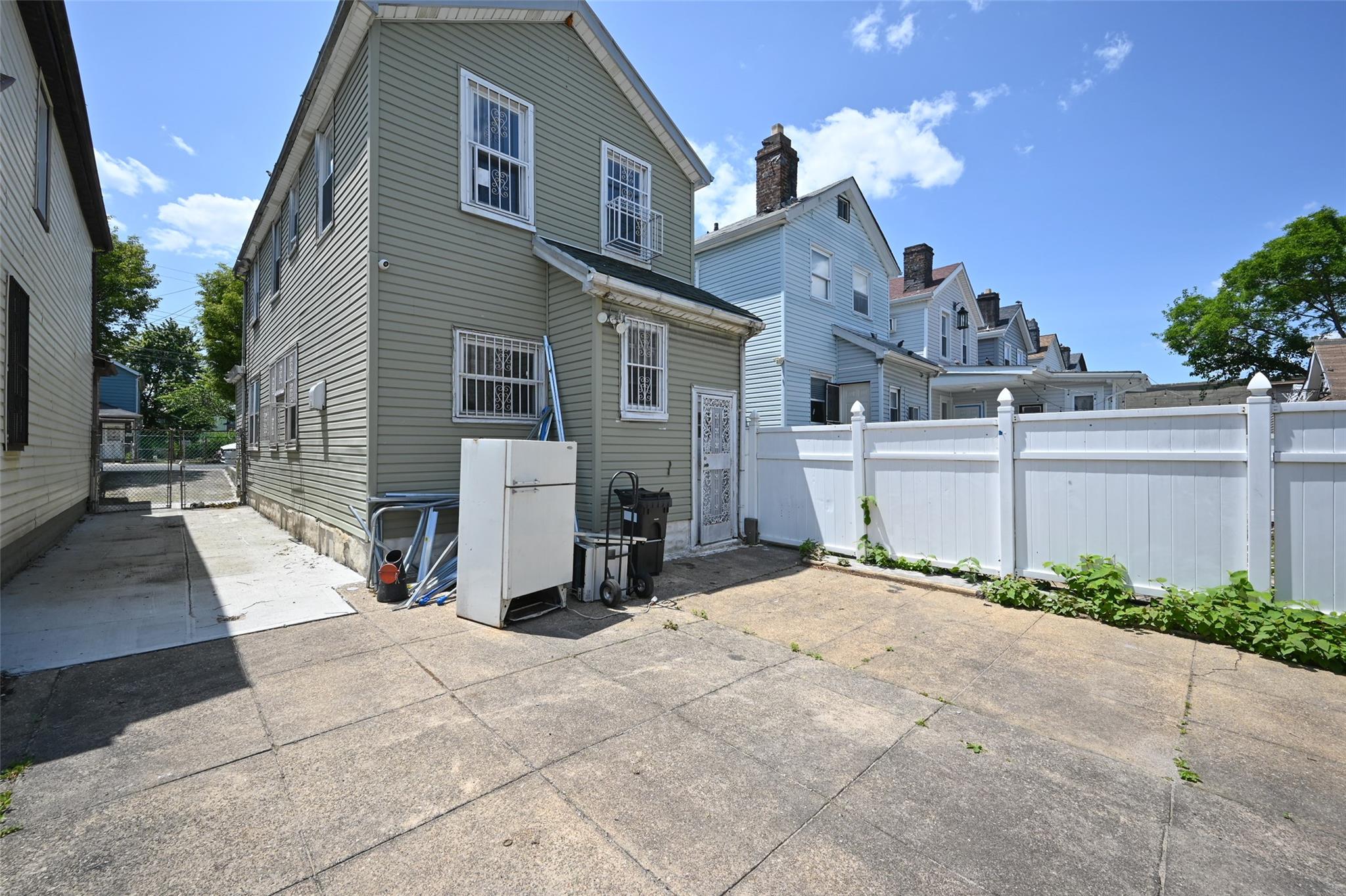 589 Milford Street, Brooklyn, NY 11208