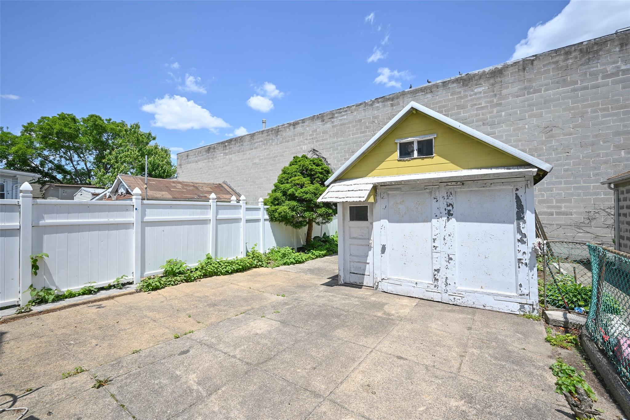 589 Milford Street, Brooklyn, NY 11208