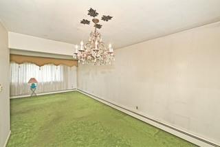 404 N Putnam Avenue, Lindenhurst, NY 11757