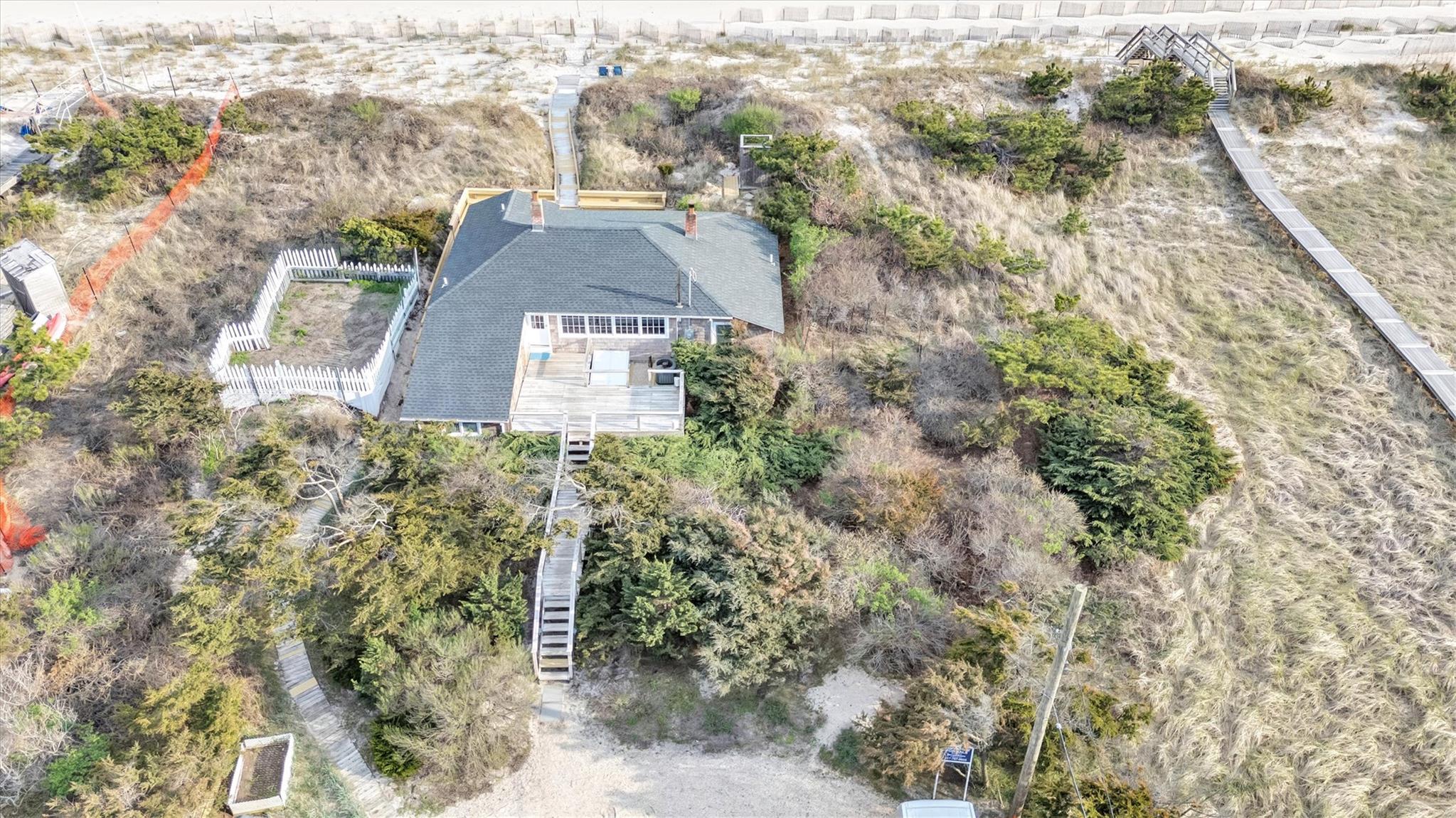 234 Dune Road, Quogue, NY 11959