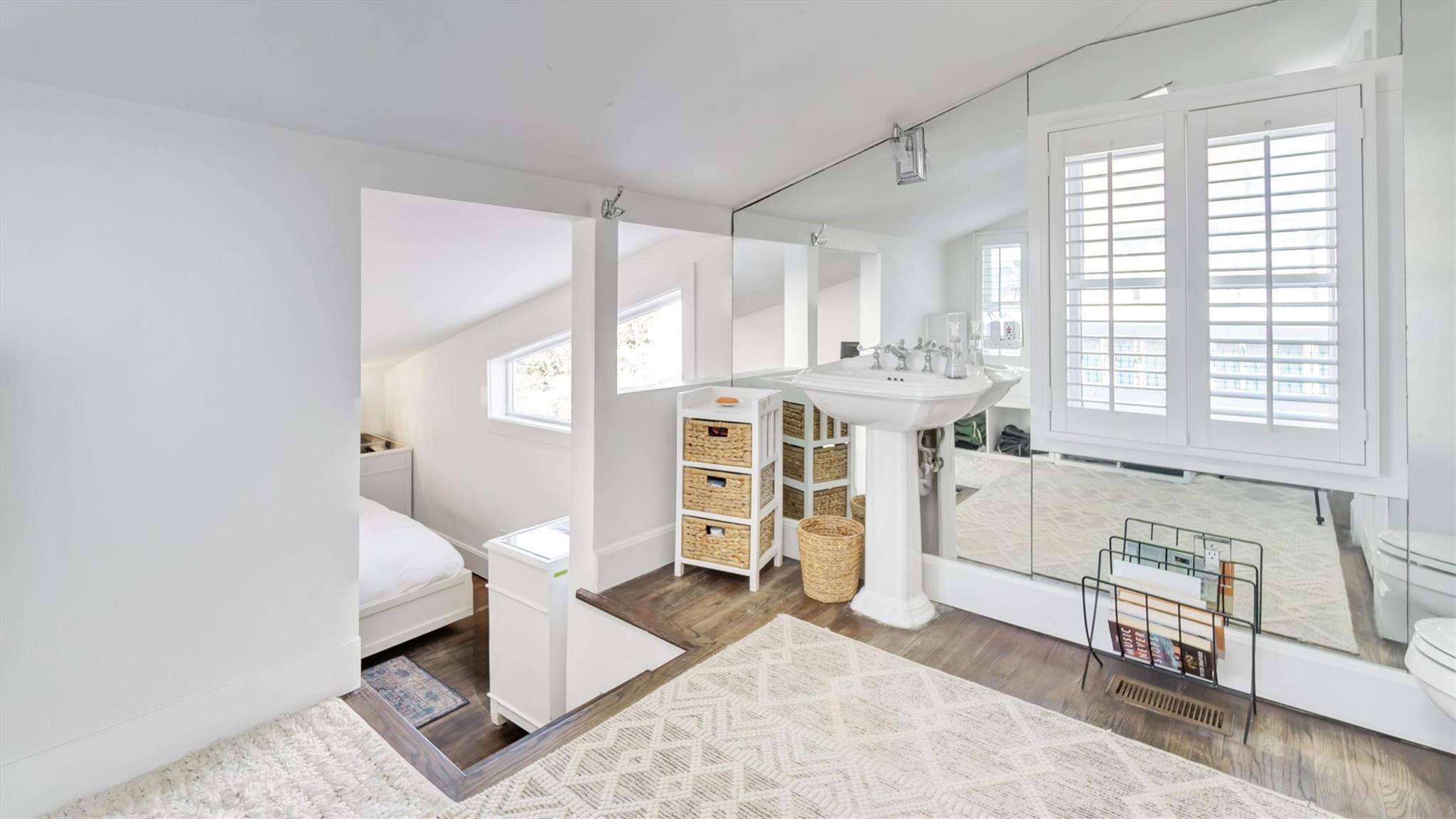 234 Dune Road, Quogue, NY 11959