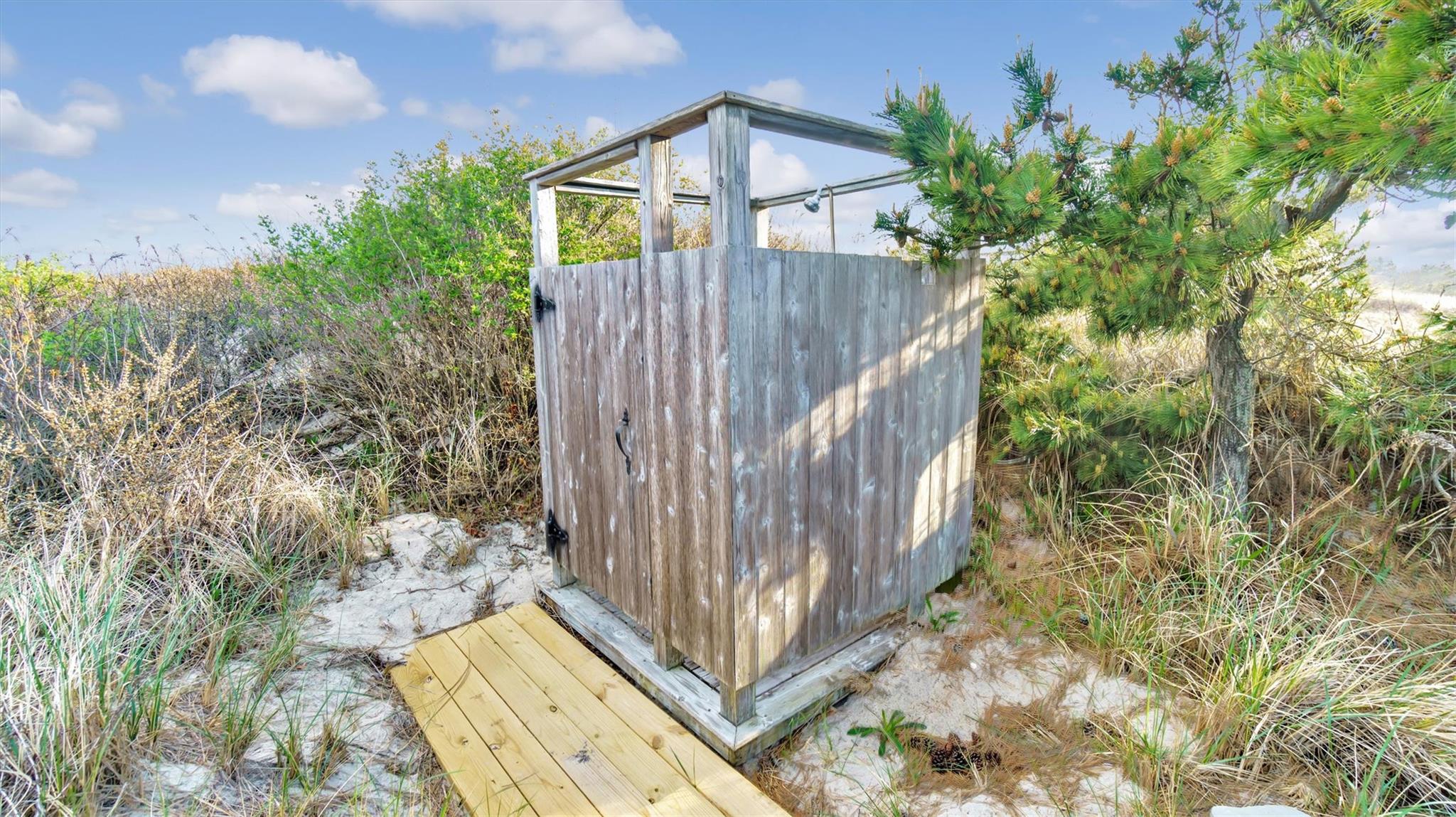 234 Dune Road, Quogue, NY 11959