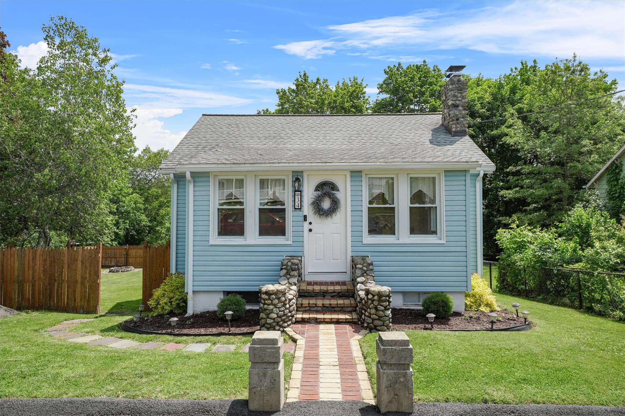 34 Argyle Street, Lake Peekskill, NY 10537