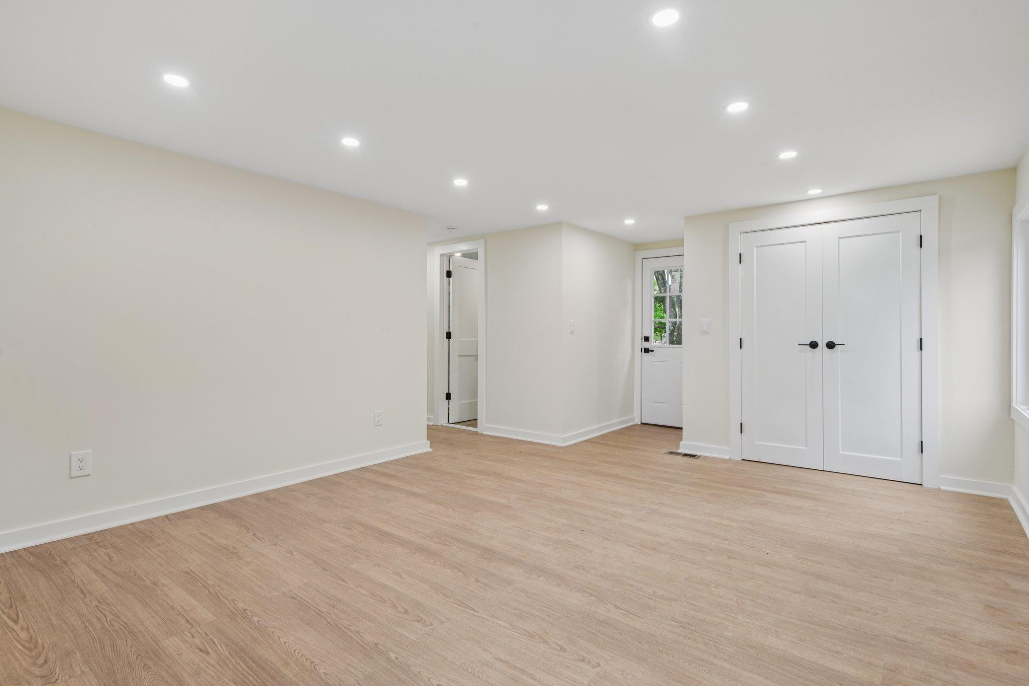 1293 Pulaski Road, East Northport, NY 11731