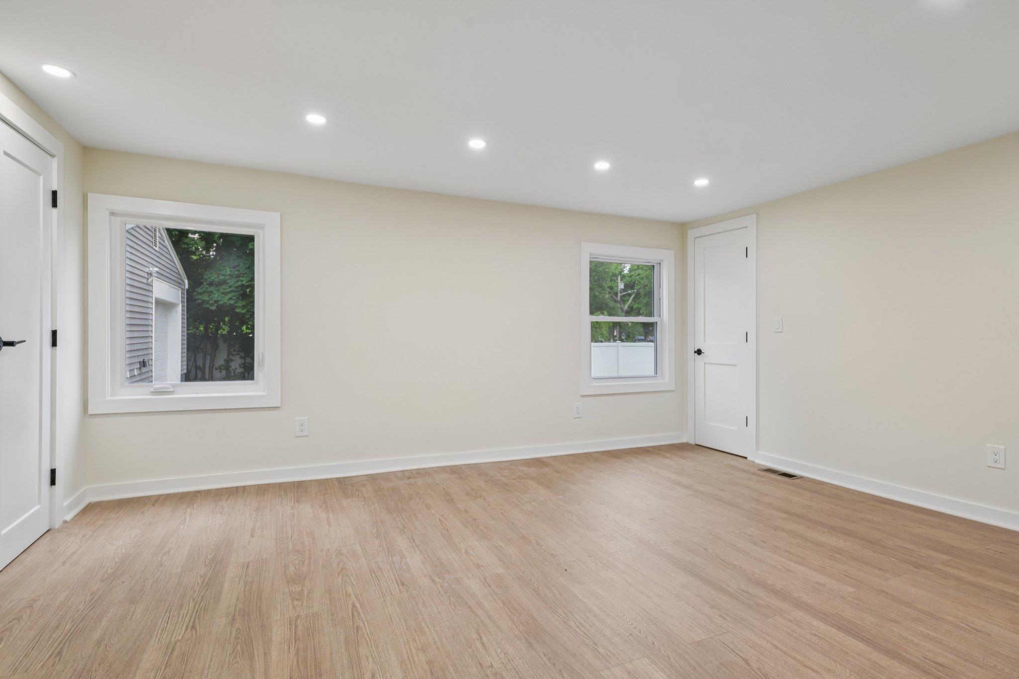 1293 Pulaski Road, East Northport, NY 11731