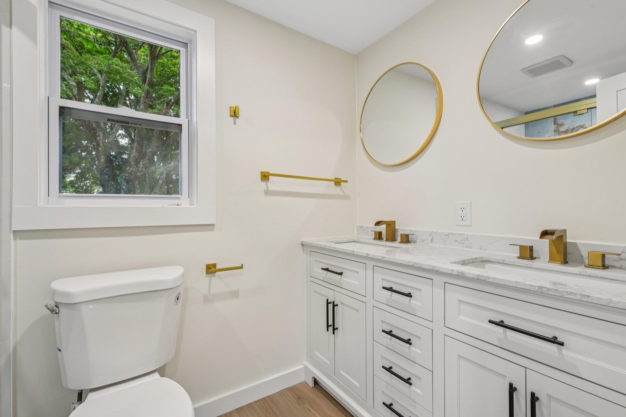 1293 Pulaski Road, East Northport, NY 11731