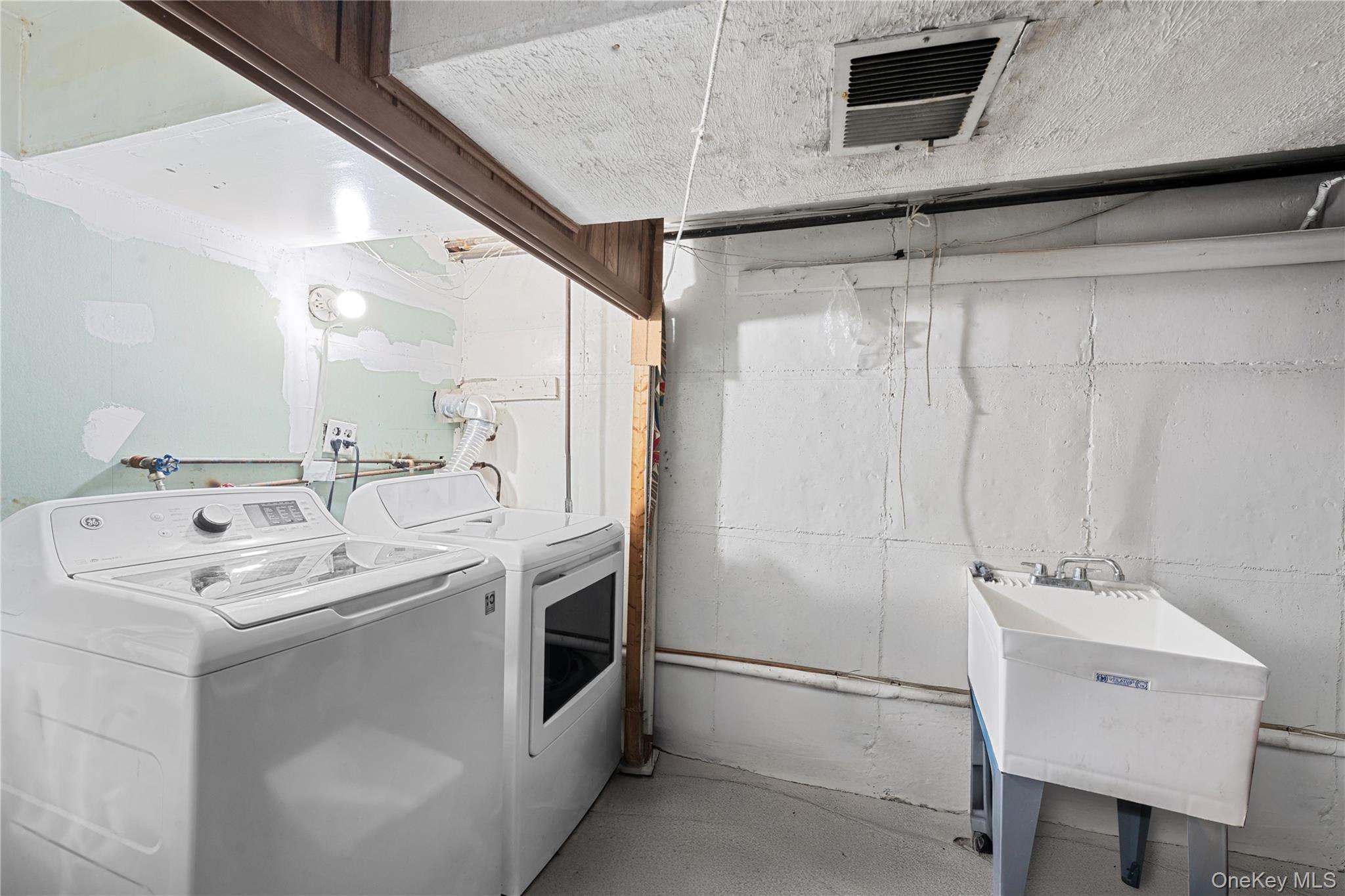 24 Paerdegat 1st Street, Brooklyn, NY 11236