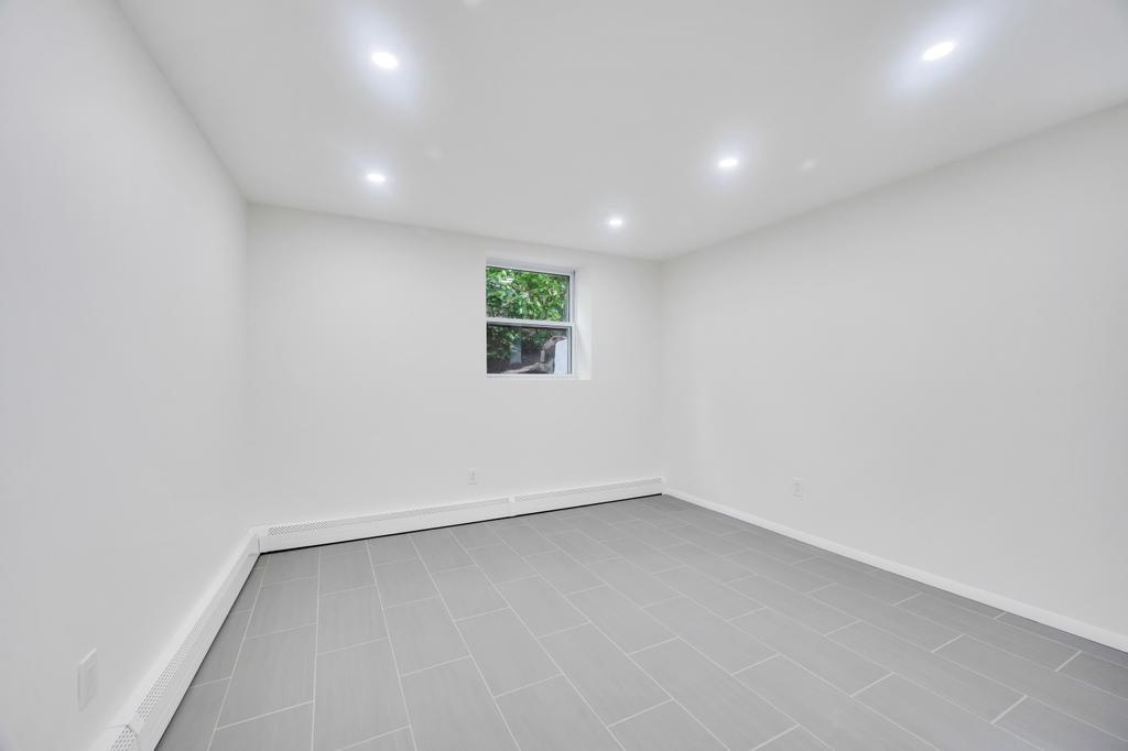 26 Ravine Road, Great Neck, NY 11023