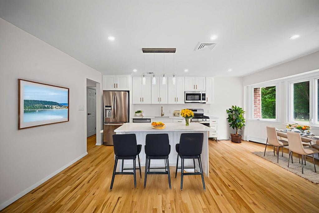 26 Ravine Road, Great Neck, NY 11023