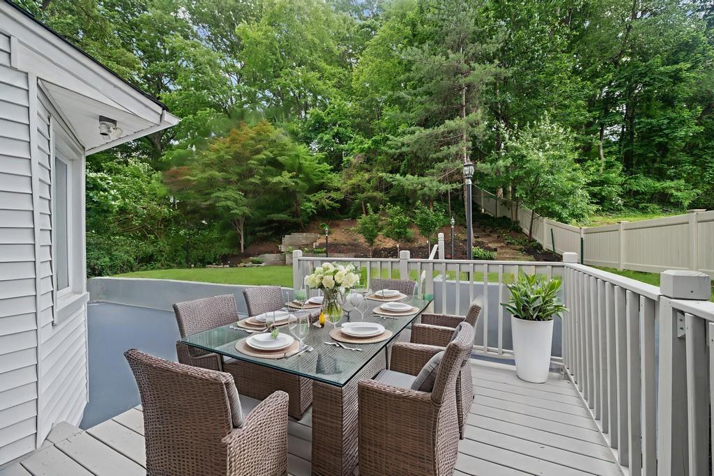 26 Ravine Road, Great Neck, NY 11023