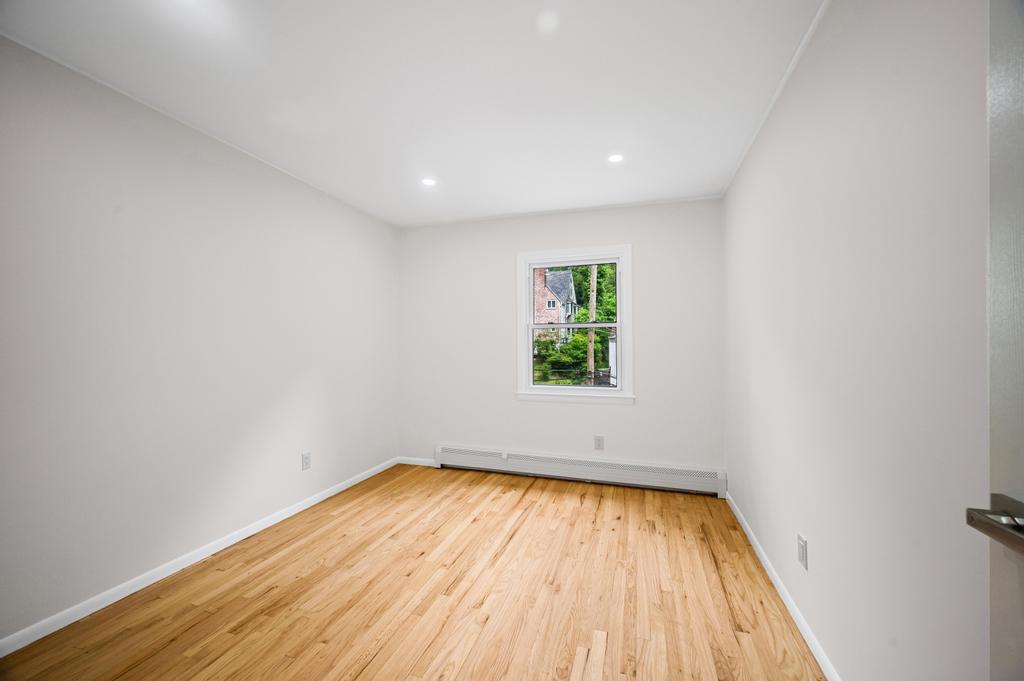 26 Ravine Road, Great Neck, NY 11023