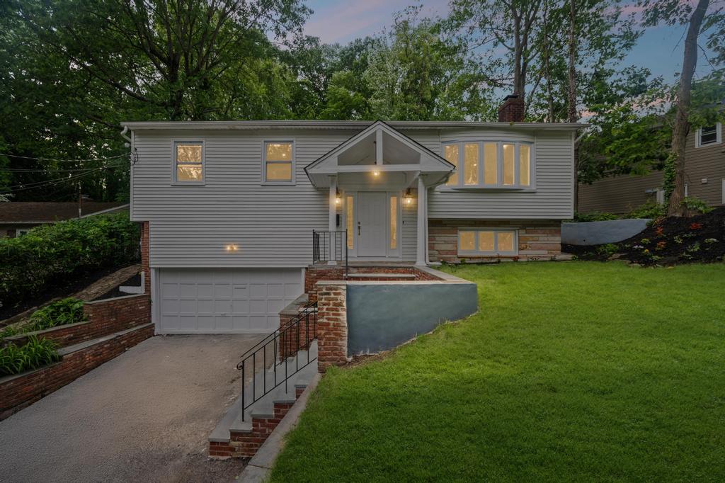 26 Ravine Road, Great Neck, NY 11023