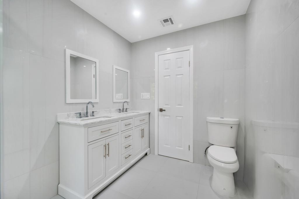 26 Ravine Road, Great Neck, NY 11023