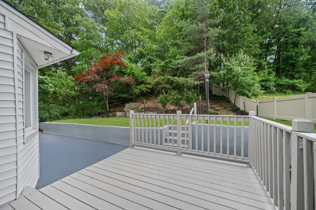 26 Ravine Road, Great Neck, NY 11023