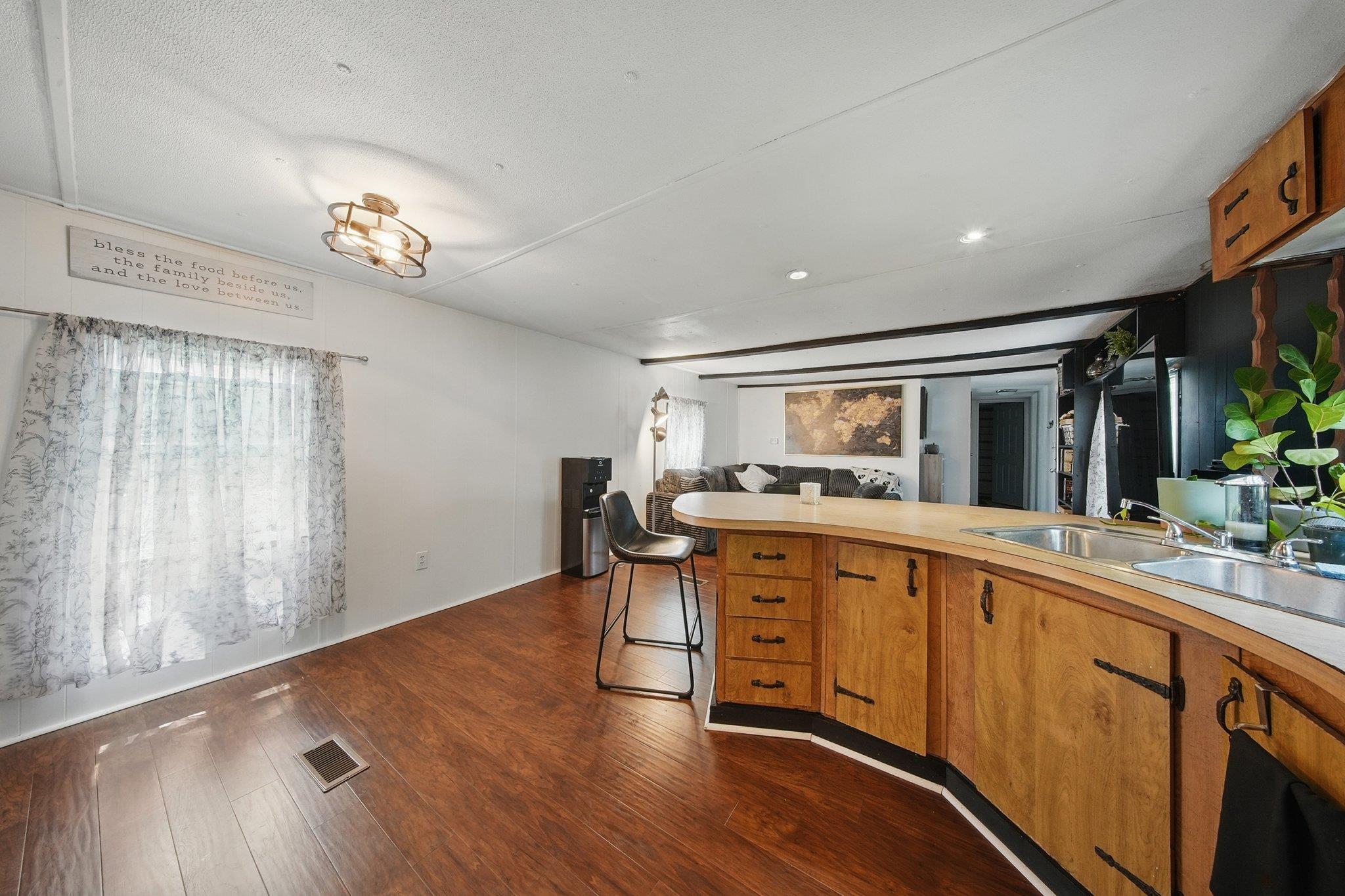 5 Oak Drive, Bloomingburg, NY 12721