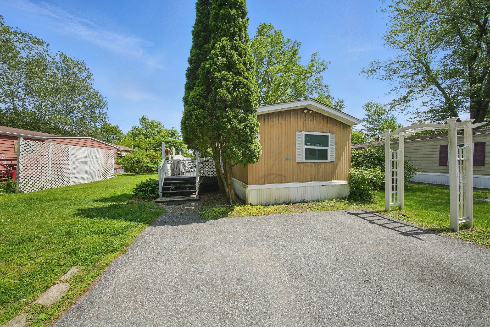 5 Oak Drive, Bloomingburg, NY 12721