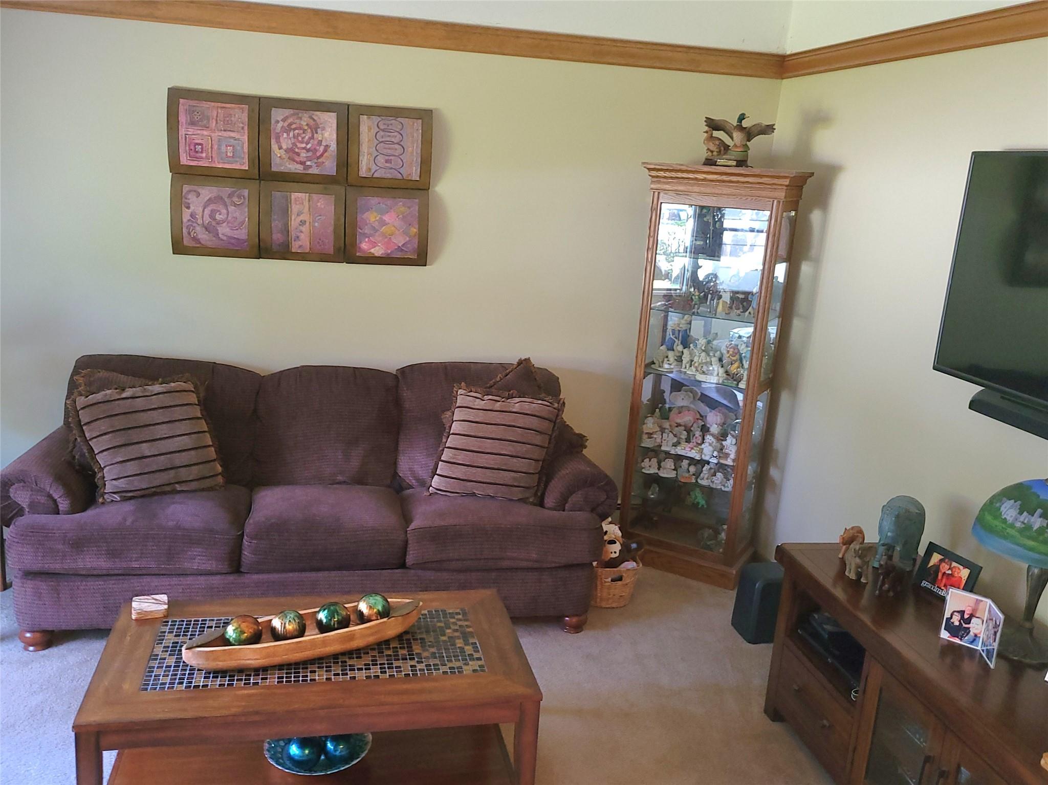 6 Westerly Court, Hampton Bays, NY 11946