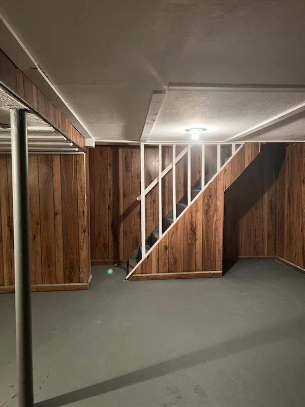 6 Westerly Court, Hampton Bays, NY 11946