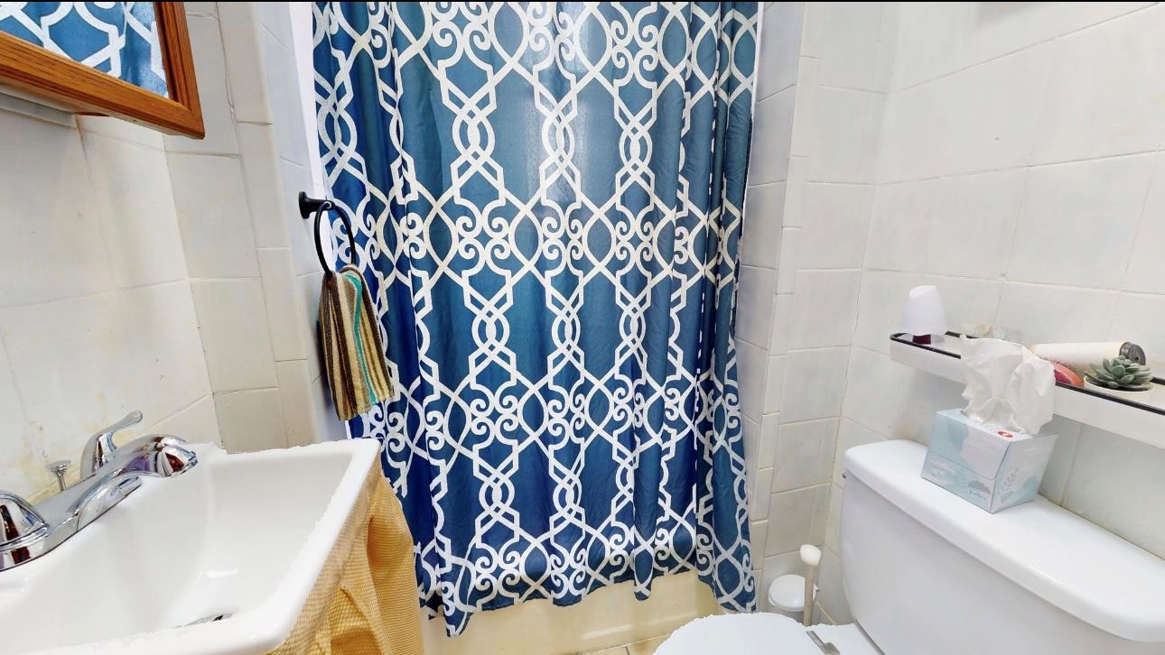 2547 Laconia Avenue, Bronx, NY 10469