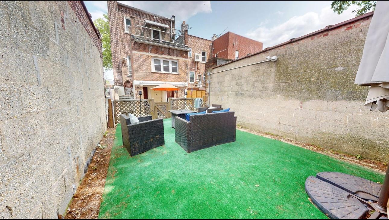 2547 Laconia Avenue, Bronx, NY 10469