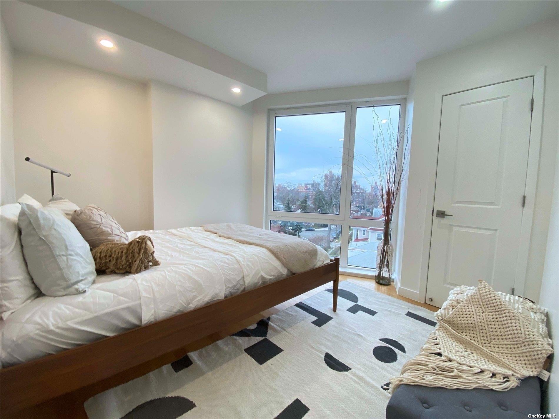 4223 Parsons Boulevard # 1E, Flushing, NY 11355