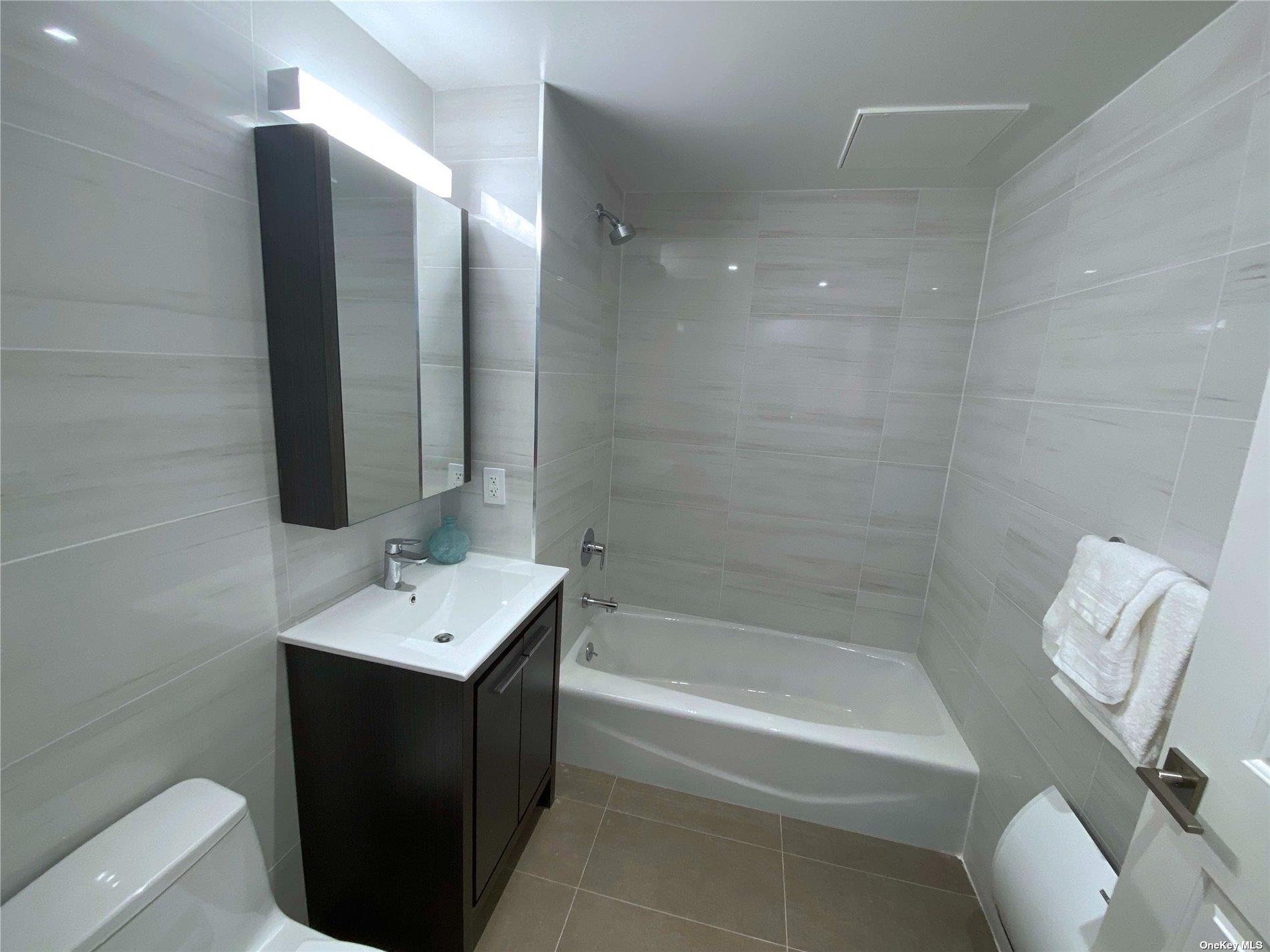 4223 Parsons Boulevard # 1E, Flushing, NY 11355