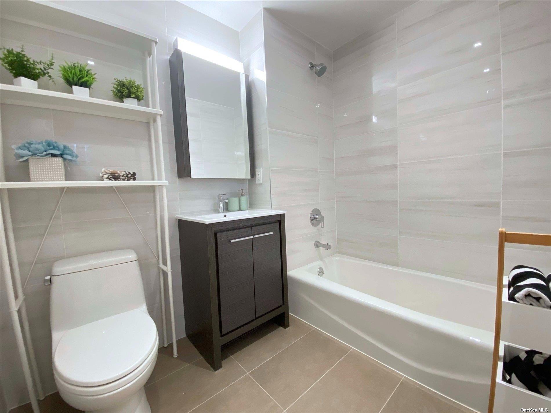 4223 Parsons Boulevard # 1E, Flushing, NY 11355