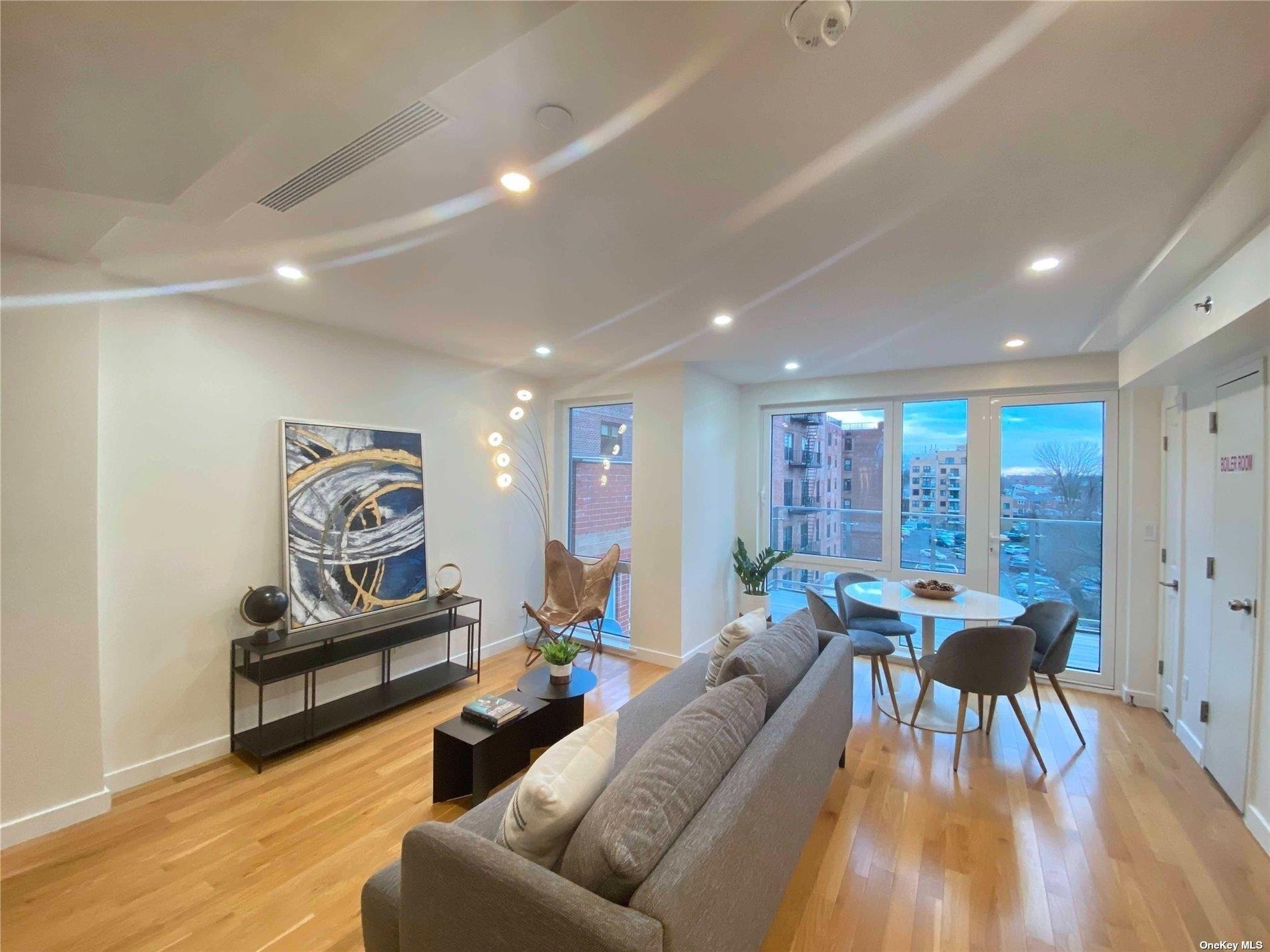 4223 Parsons Boulevard # 1E, Flushing, NY 11355