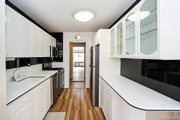 522 Shore Road # 1D, Long Beach, NY 11561