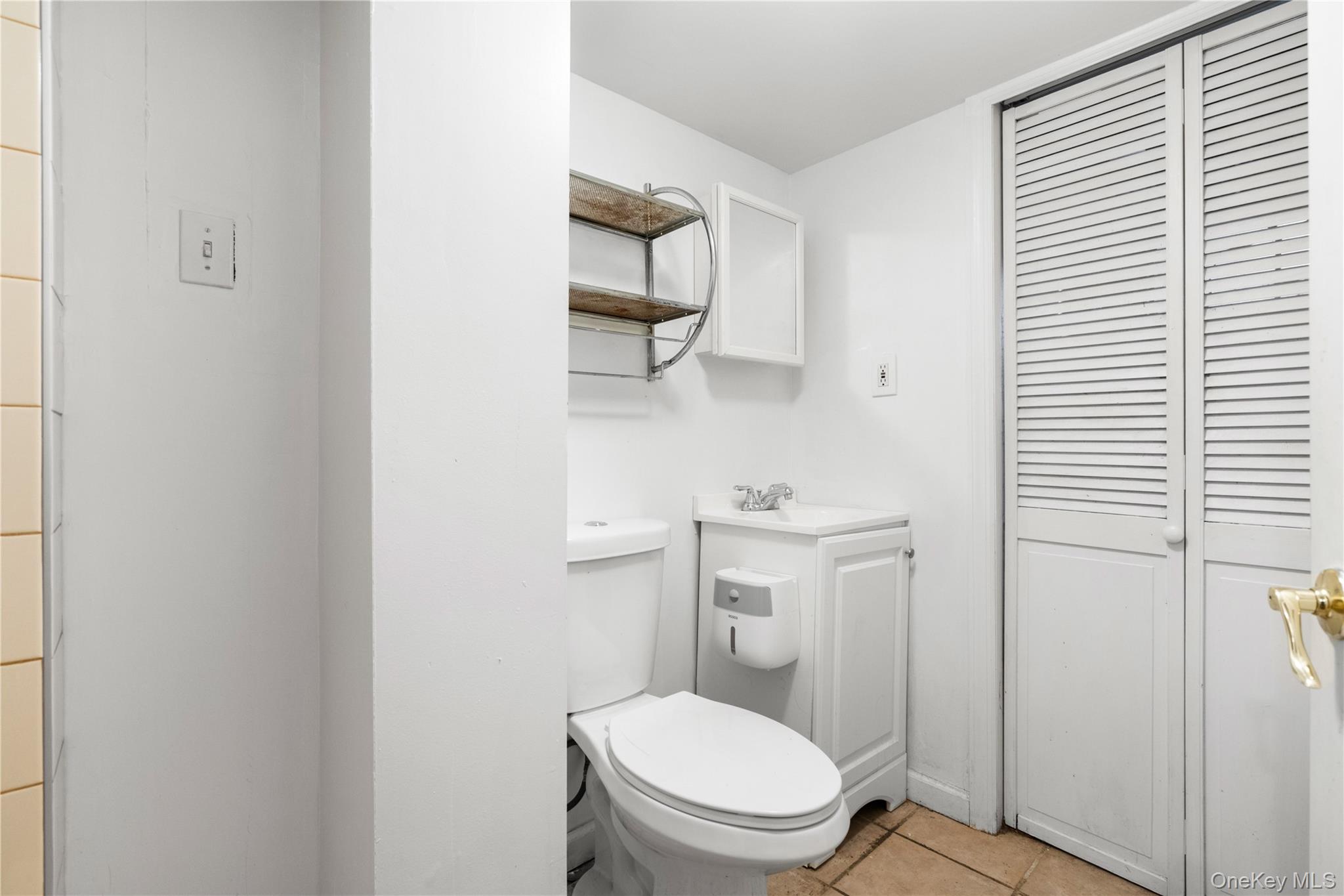 25-31 Bayside Lane, Flushing, NY 11358