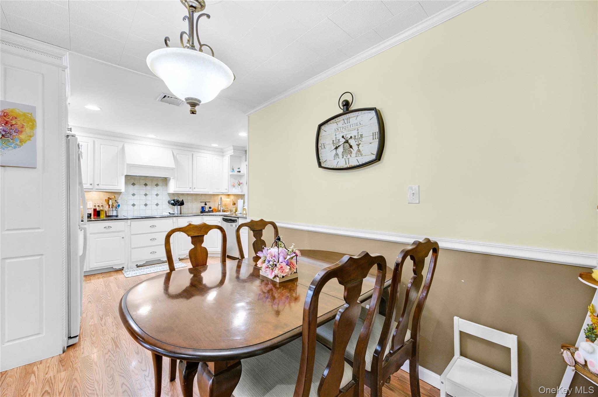 56 15th Avenue, West Babylon, NY 11704