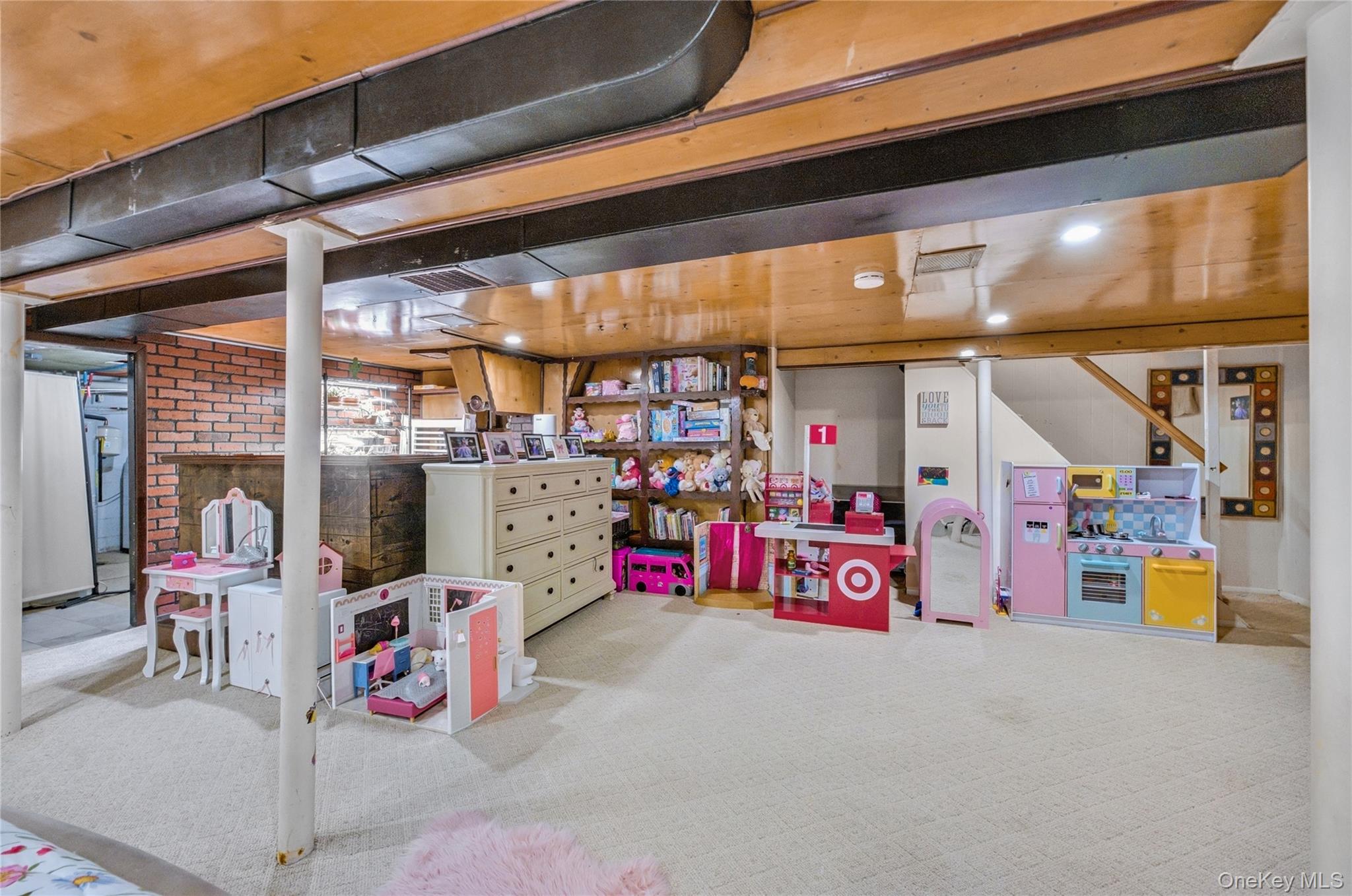 56 15th Avenue, West Babylon, NY 11704