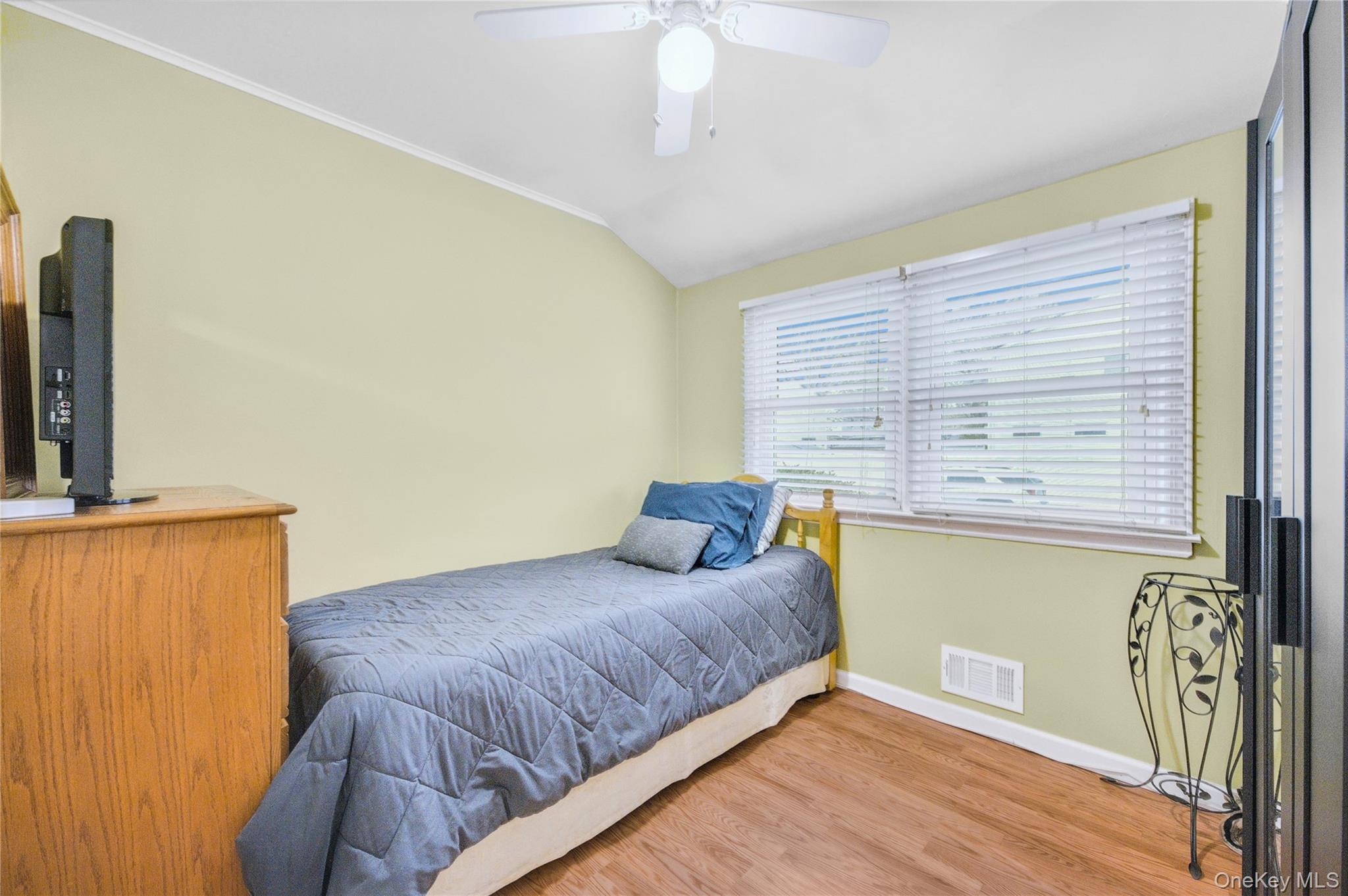 56 15th Avenue, West Babylon, NY 11704