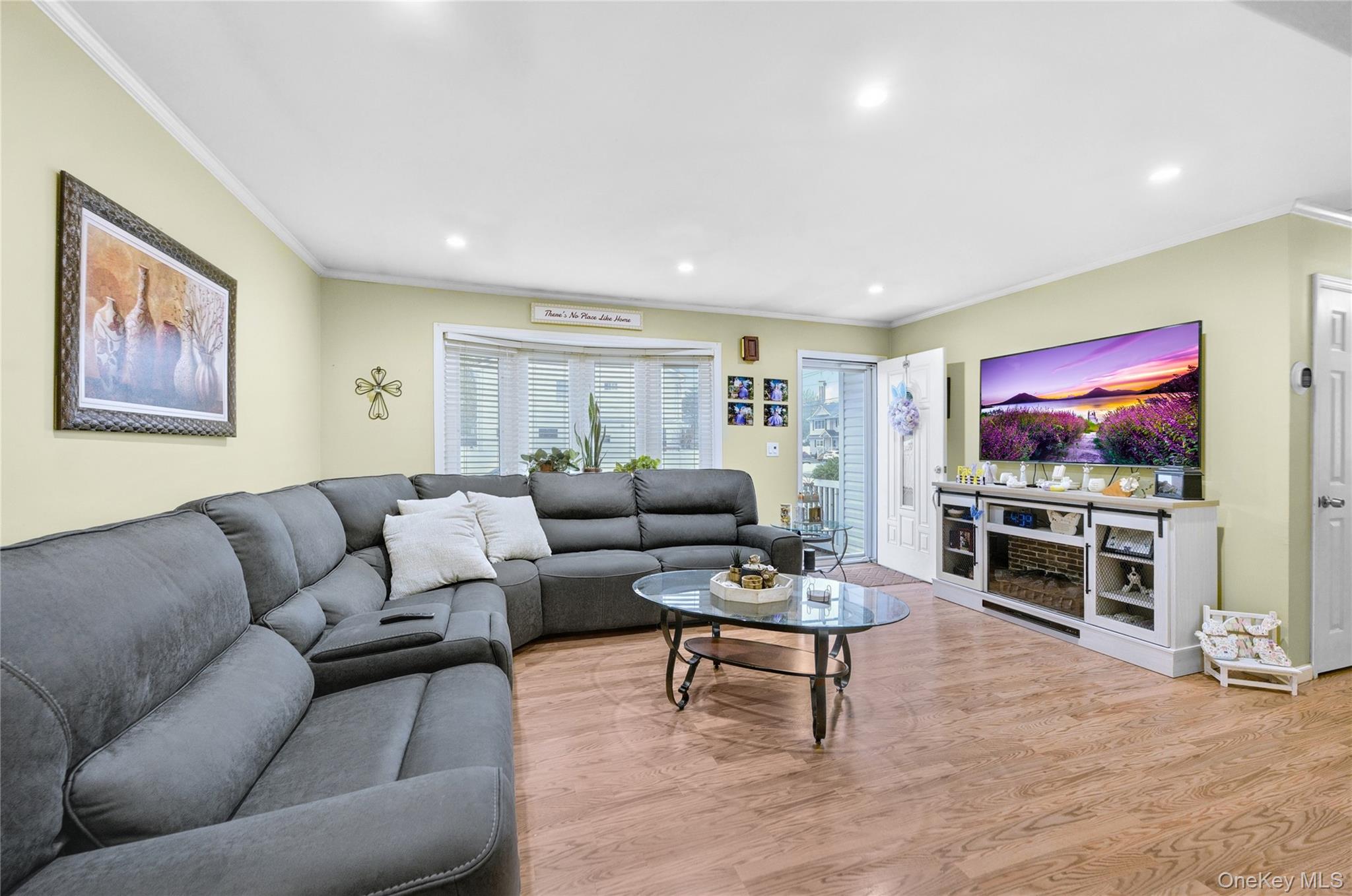 56 15th Avenue, West Babylon, NY 11704