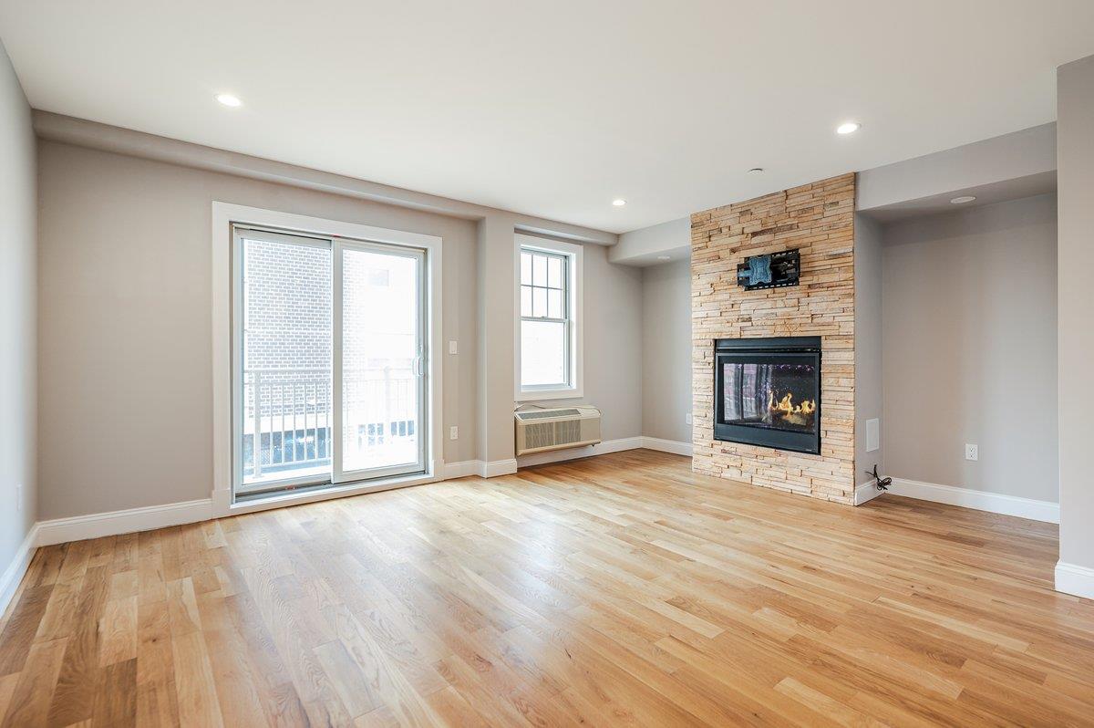 661 W Broadway # 204, Long Beach, NY 11561