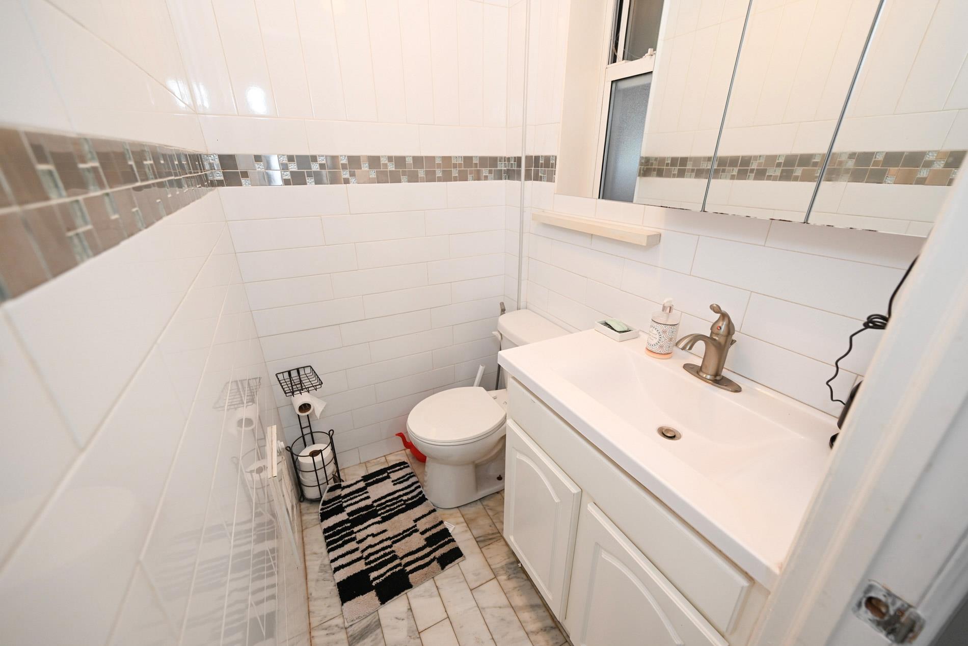 165 Page Rd Road, Valley Stream, NY 11581