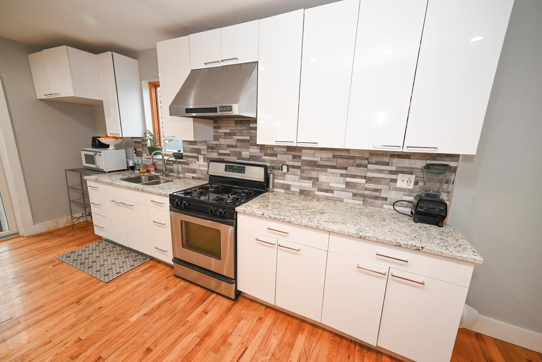 165 Page Rd Road, Valley Stream, NY 11581