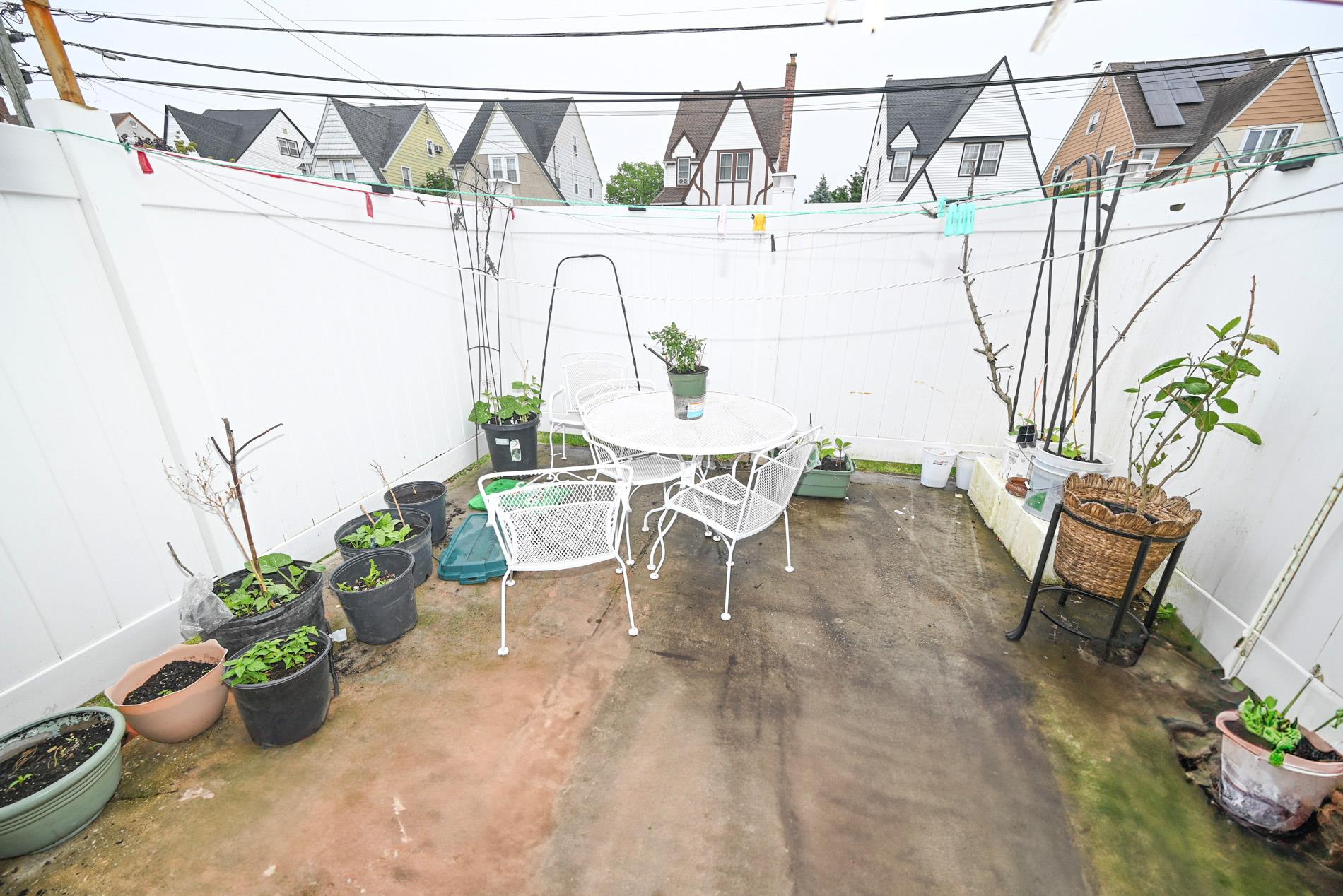 165 Page Rd Road, Valley Stream, NY 11581