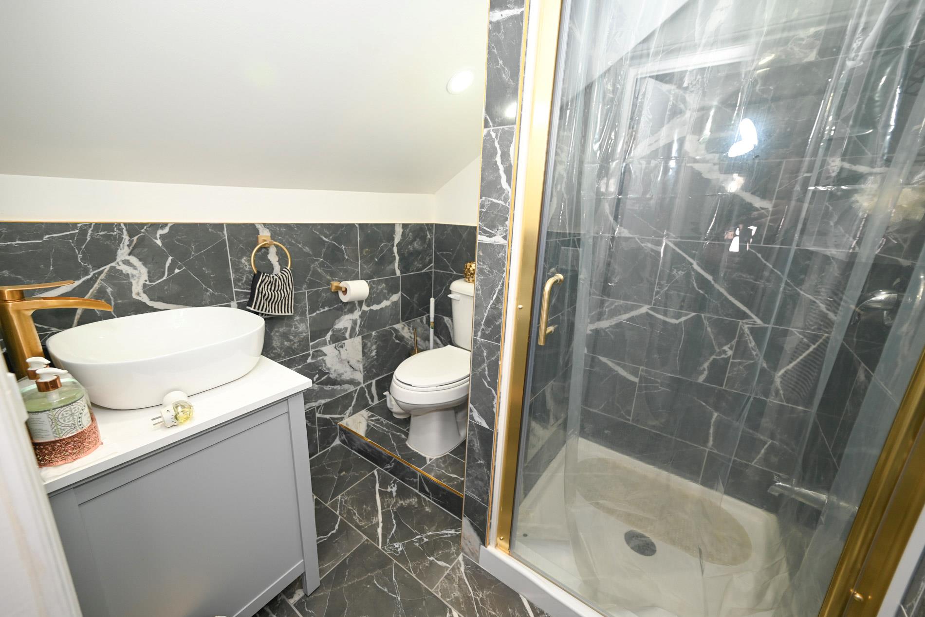 165 Page Rd Road, Valley Stream, NY 11581